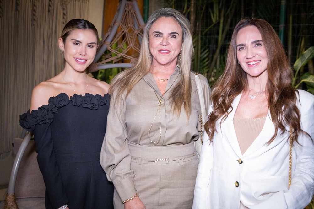Ingrid e Soraia Campos com Juliana Varao
