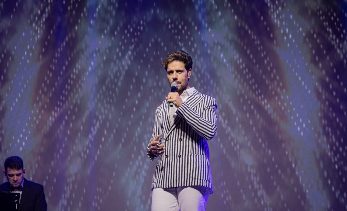 capa noite da fraternidade