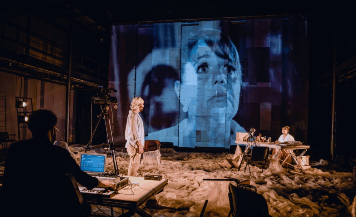 do outro lado do mar caio lirio