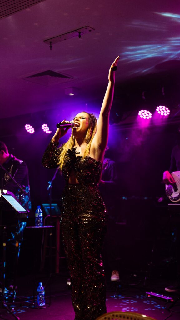 5e4301e4 9eed 4c6d b110 6efd6cca42c4