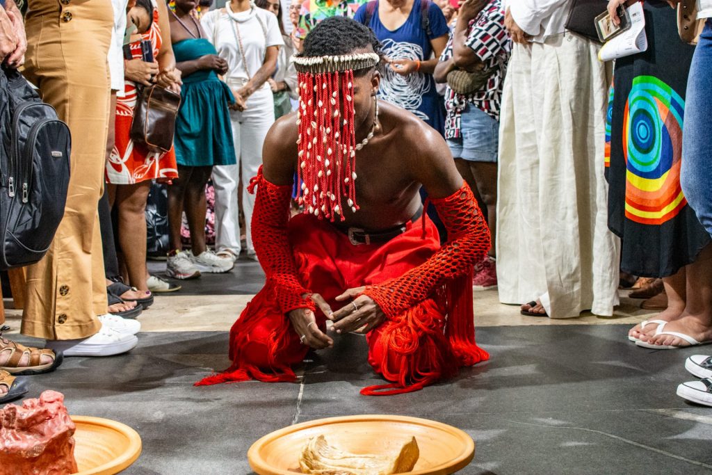 quem viaja arrisca mam