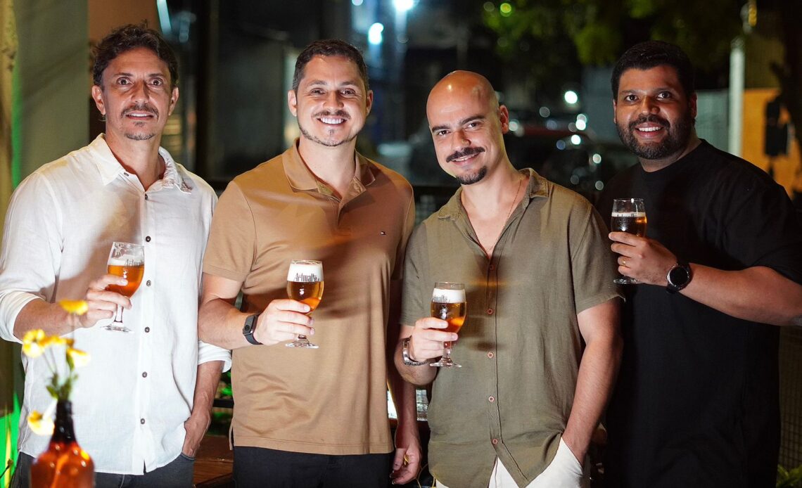 Os socios da ArtMalt Francisco Luiz Rafael e Cesar em noite de evento no Rio Vermelho