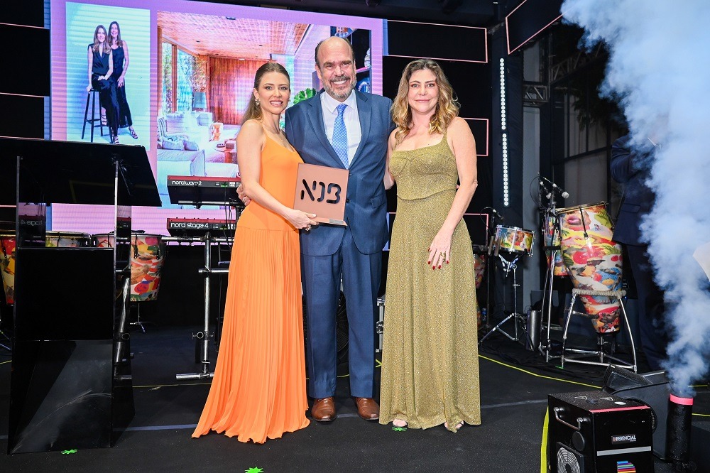 Bruna Milcent Lon Menezes e Fernanda Milcent