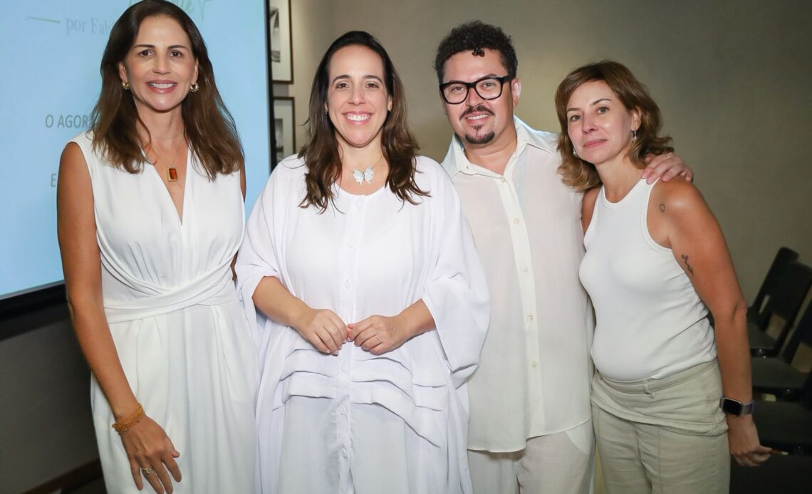 Fabiola Barros com palestrantes convidados