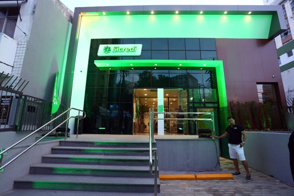 Sicredi inaugura nova agencia na Graca e reforca expansao em Salvador3