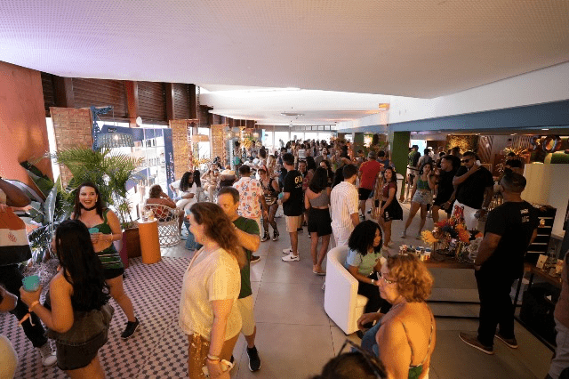 Camarote Brown 8 Grande