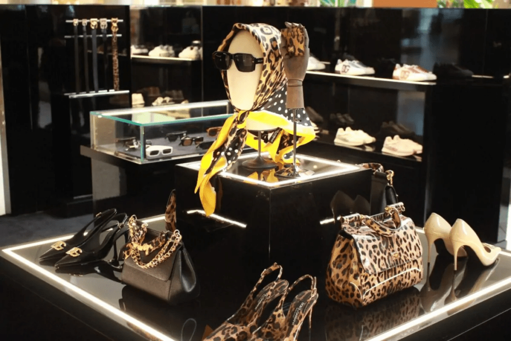 A abertura da Dolce & Gabbana em Salvador marca a estreia da grife na Bahia e reforça sua estratégia de expansão na região Nordeste.