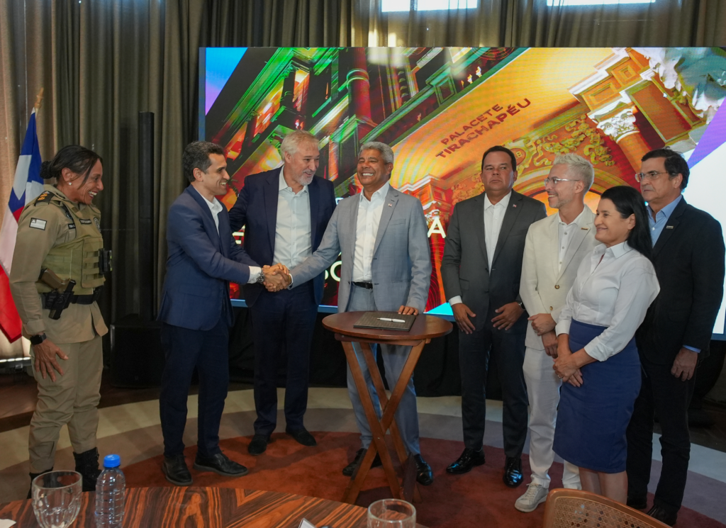 A iniciativa de requalificação Rua da Ajuda Salvador também busca impulsionar o desenvolvimento econômico e cultural do Centro Histórico.