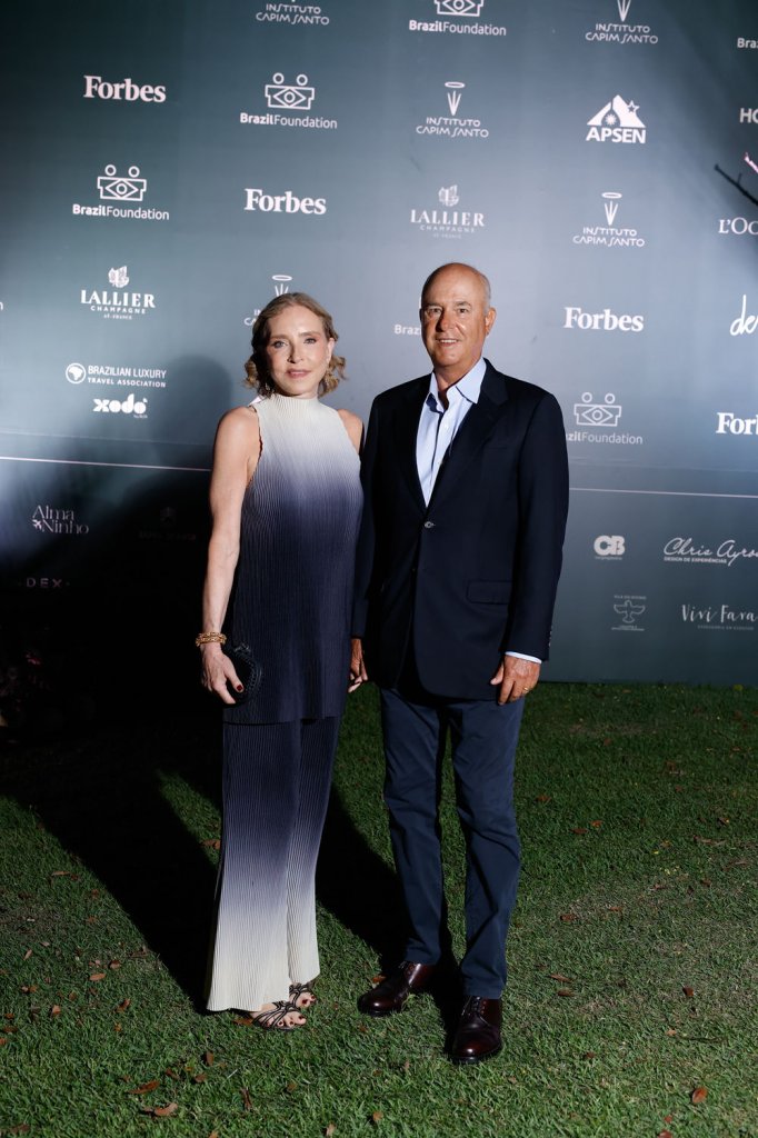 Bruno Mariani fundador e CEO da Symbiosis Investimentos e esposa