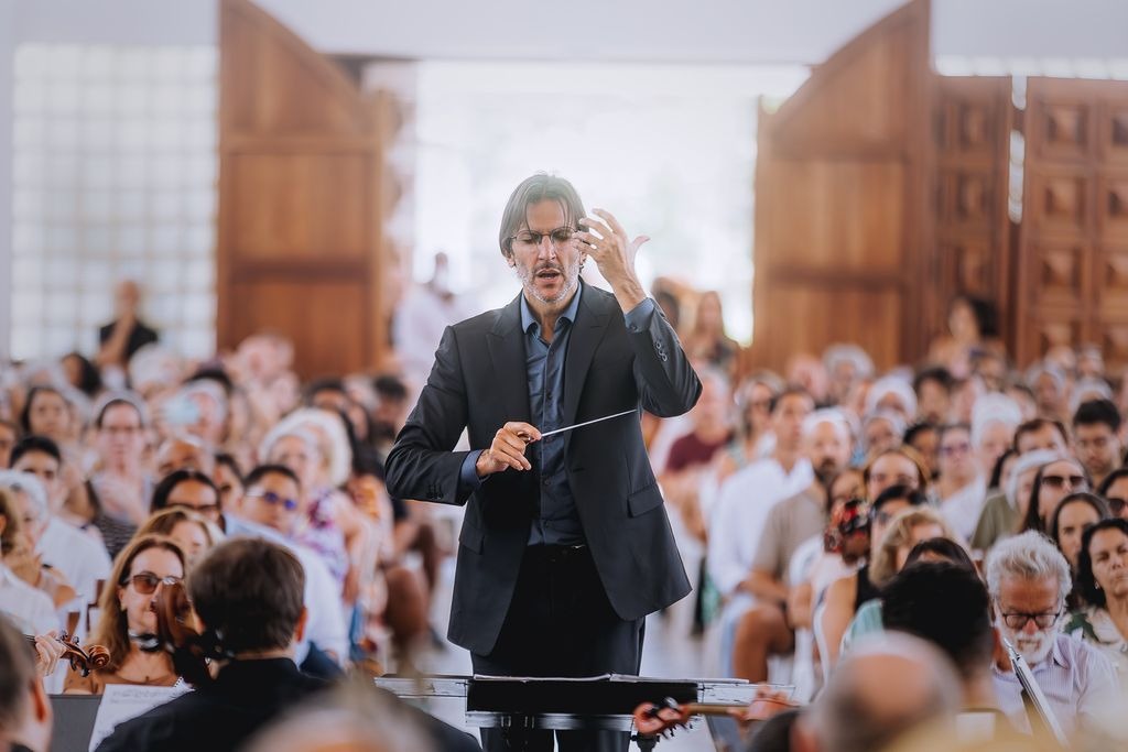 OSBA faz concerto gratuito neste domingo (24) na igreja do Colégio Antônio Vieira 2 07 Maestro Carlos Prazeres e OSBA no Santuario Nossa Senhora de Fatima Foto Caio Lirio