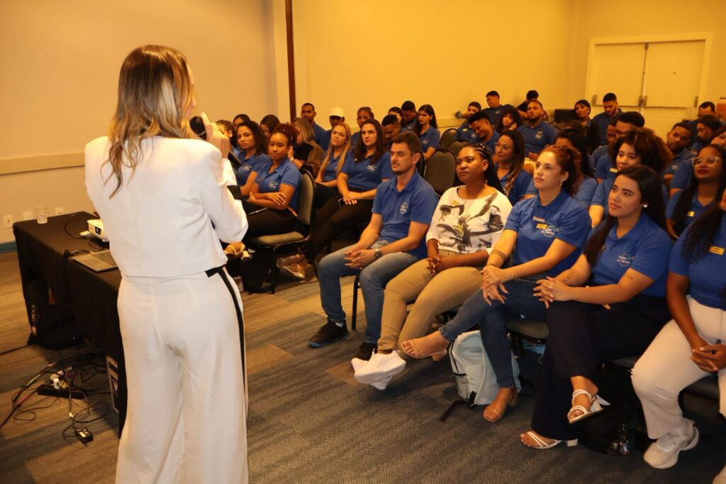 Laíz De Monteê palestra sobre construção de imagem nos negócios 2 Palestra Laiz De Montee