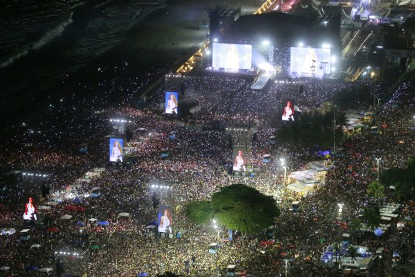 Sobrevoo Show Shakira 14 MARCOS DE PAULA 600x400 2