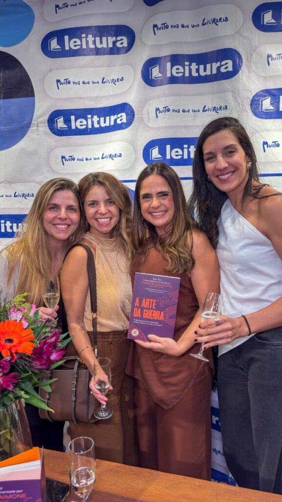 Fabiane Maimone movimenta sessões de autógrafos com livro entre os mais vendidos 5 WhatsApp Image 2026 05 22 at 16.56.00