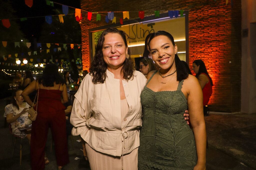 Clínica Slim comemora 20 anos com lançamento de mais uma edição da Revista Única 4 WhatsApp Image 2026 05 25 at 09.29.11 2