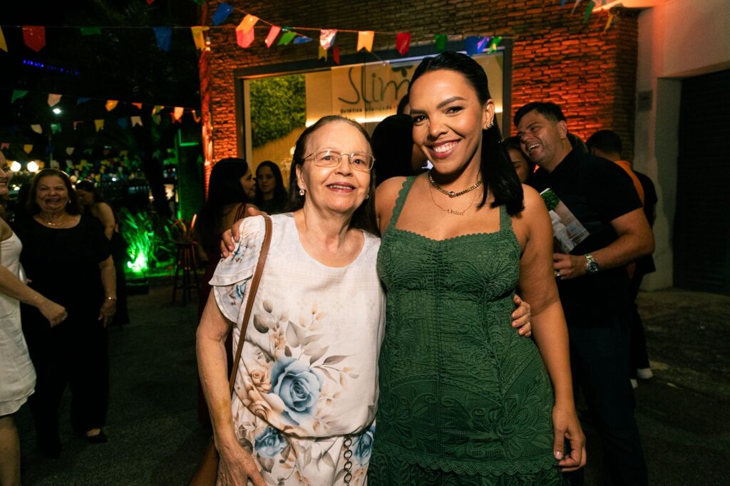 Clínica Slim comemora 20 anos com lançamento de mais uma edição da Revista Única 11 WhatsApp Image 2026 05 25 at 09.29.14