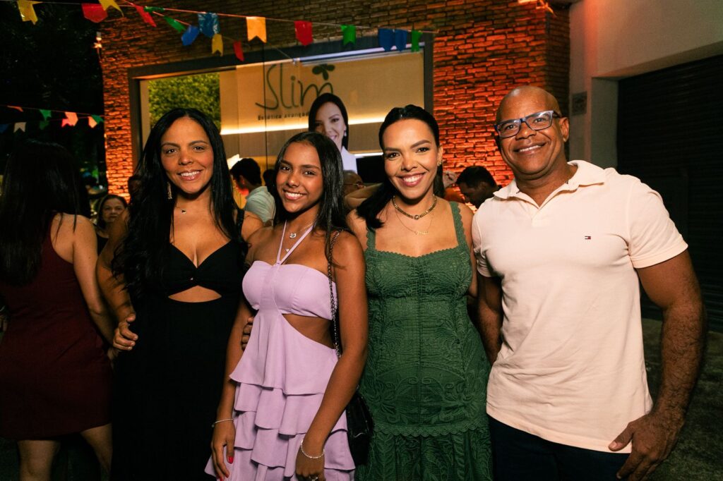 Clínica Slim comemora 20 anos com lançamento de mais uma edição da Revista Única 13 WhatsApp Image 2026 05 25 at 09.29.15