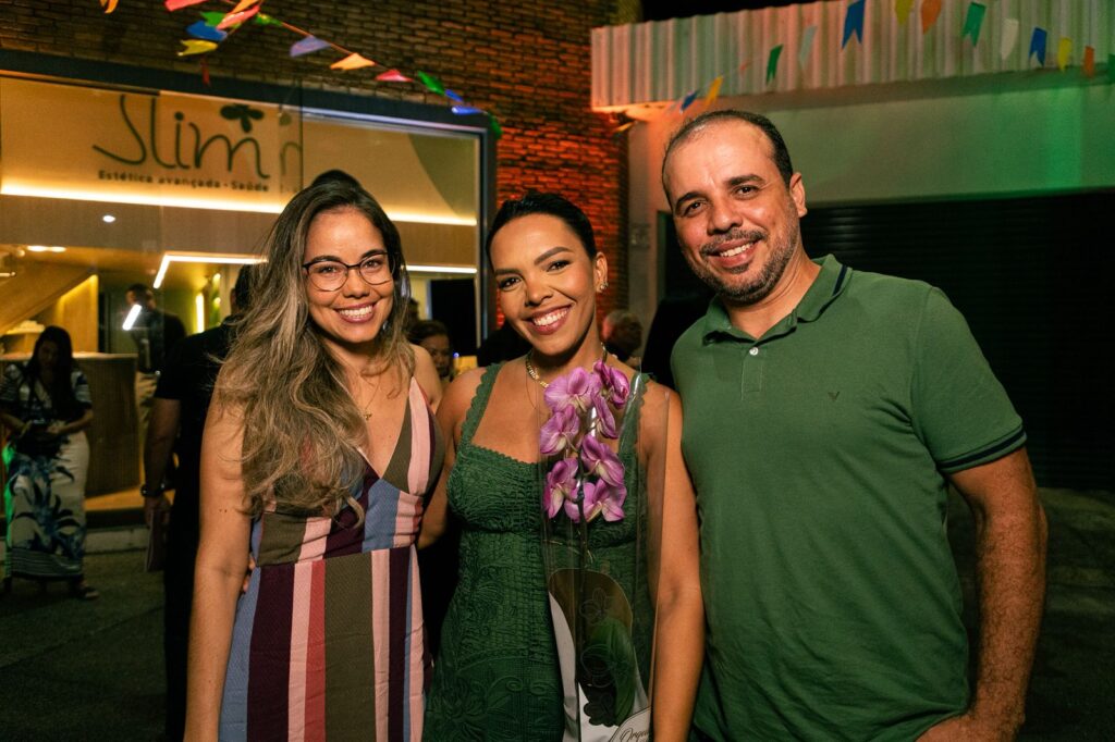 Clínica Slim comemora 20 anos com lançamento de mais uma edição da Revista Única 14 WhatsApp Image 2026 05 25 at 09.29.16