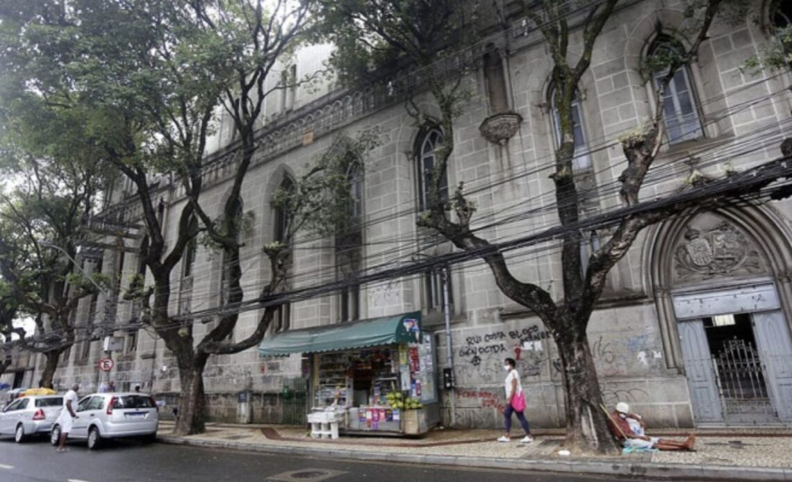 Projeto quer transformar Colégio das Mercês em faculdade municipal 1 colegio merces av sete foto cms
