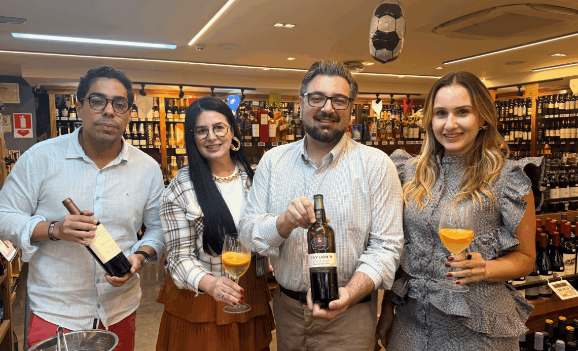 Laíz De Monteê promove evento com degustação de vinhos no Almacen Pepe 1 Pepe