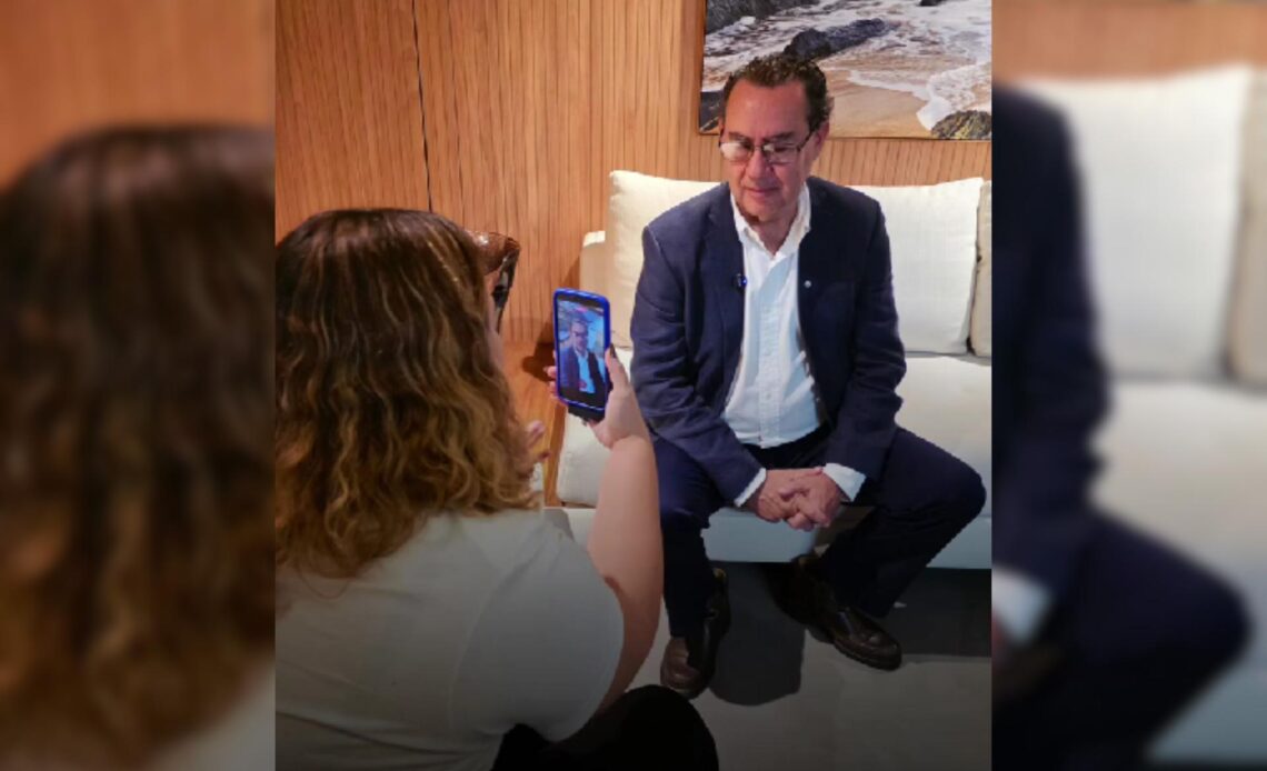 Em Salvador, Augusto Cury alerta para riscos da hiperconexão e defende gestão da emoção 1 augusto cury
