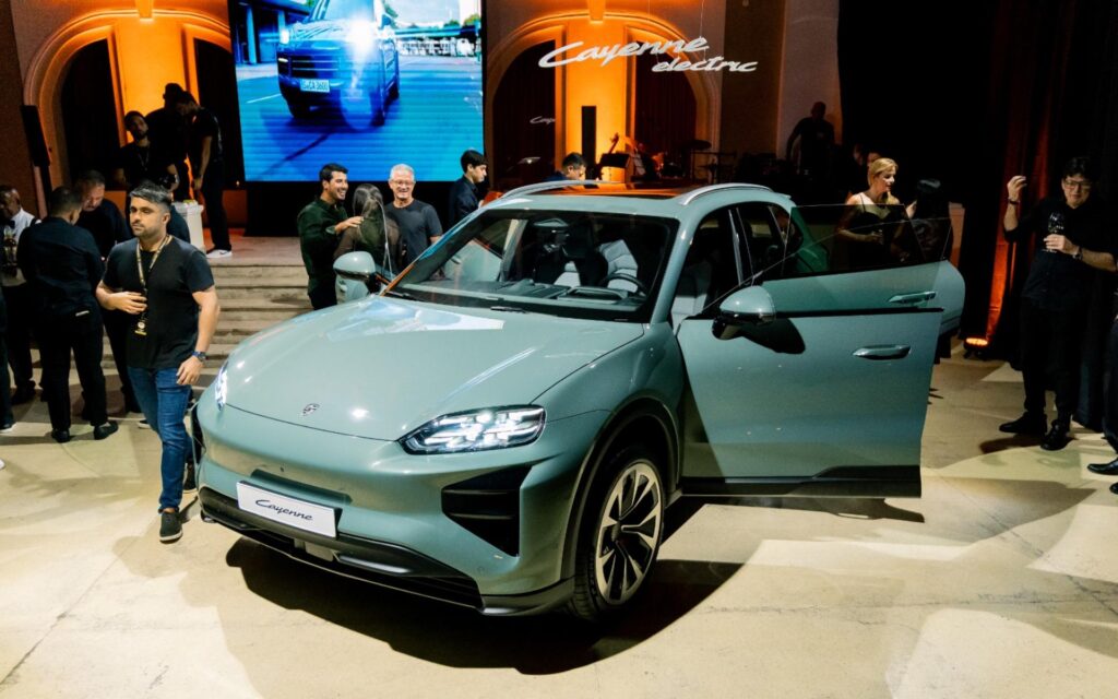 porsche cayenne 1