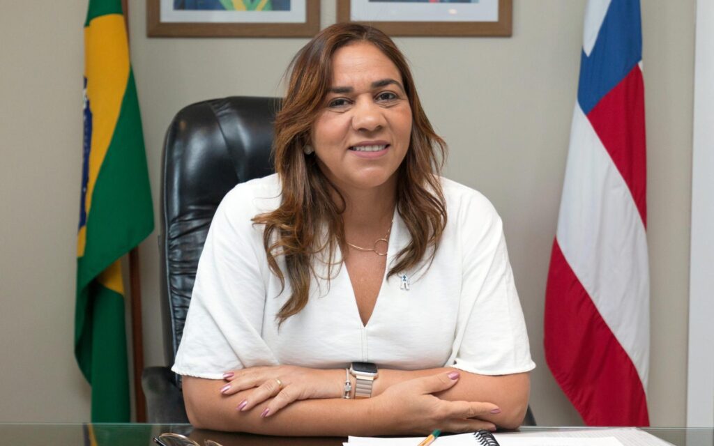 Governo da Bahia autoriza R$ 388,7 milhões para ampliar e fortalecer saúde no estado 2 robereta santana secretaria saude bahia