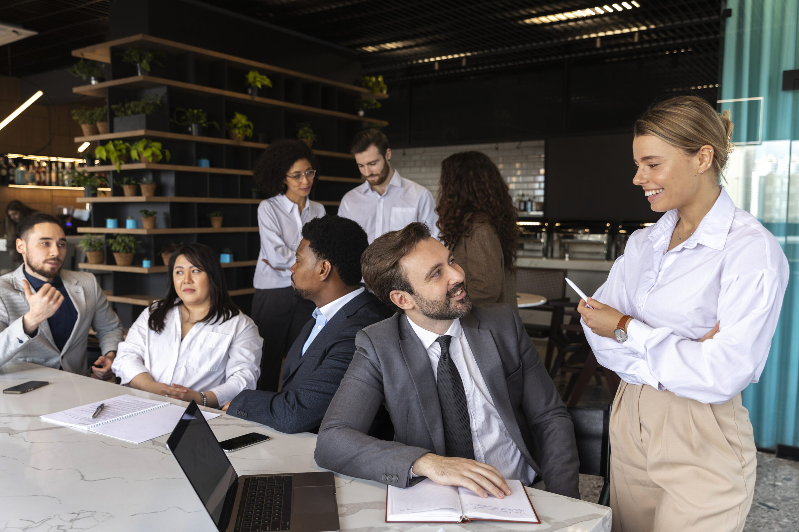 Networking estratégico: por que empresários estão investindo em comunidades de negócios? 1 networking