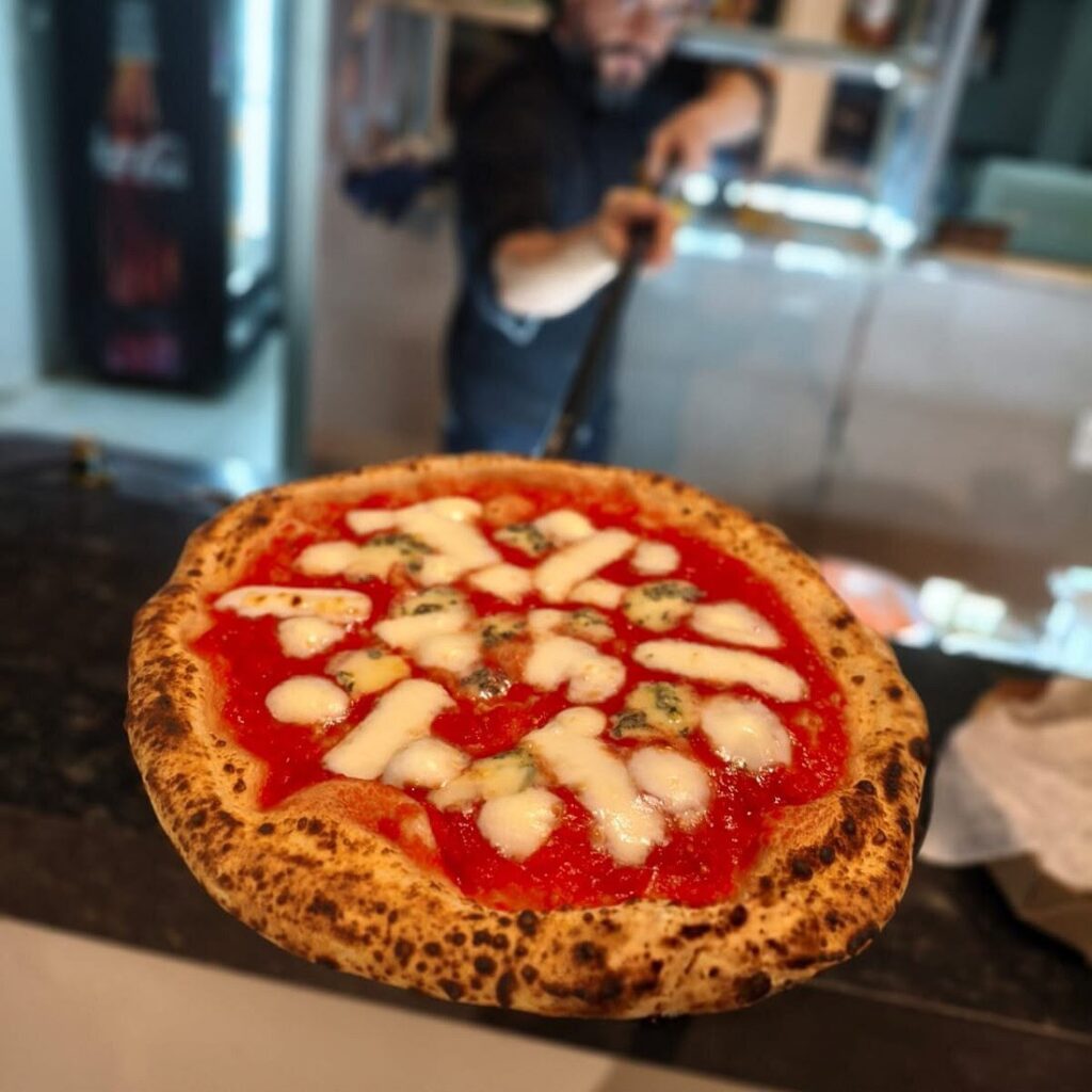 Dia da Pizza: 10 lugares para comemorar em Salvador 5 WhatsApp Image 2026 07 10 at 08.15.17