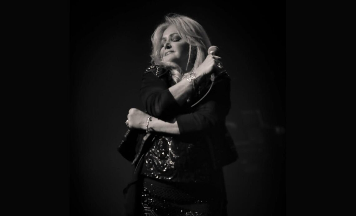 Morre Bonnie Tyler, voz icônica de 'Total Eclipse of the Heart', aos 75 anos 1 bonnie tyler