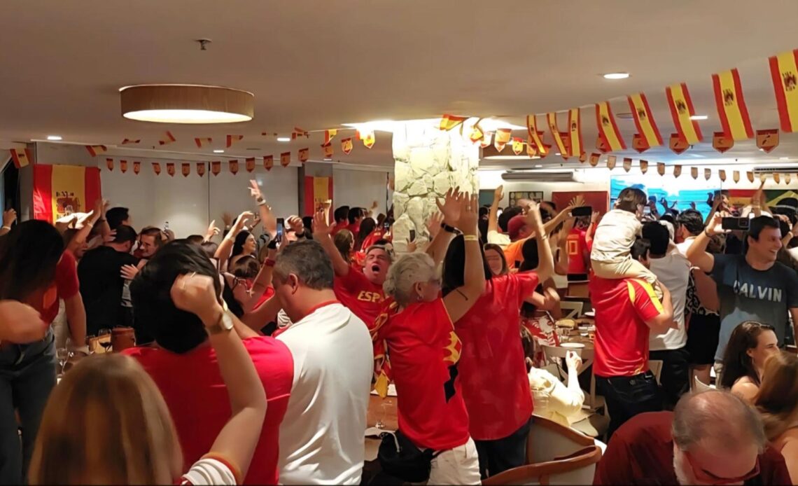 Espanha campeã: Torcida celebra título da Copa 2026 no Restaurante Santiago 1 espanha final copa santiago 2