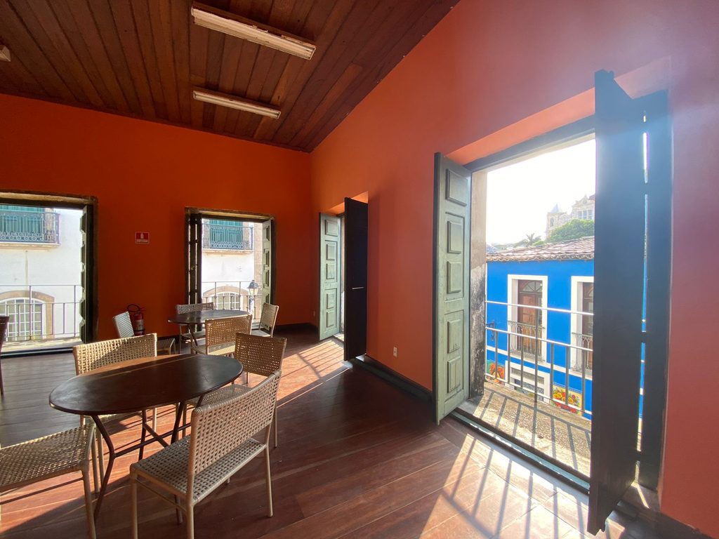 Além do home office: 10 lugares para trabalhar e estudar em Salvador 3 696dbb796389a89a5bcd5f3c Ante sala Moqueca aberta 1