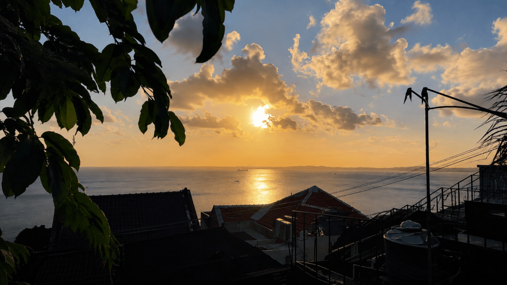 Além do Farol: 12 lugares para assistir ao pôr do sol em Salvador 13 ChatGPT Image 13 de ago. de 2026 15 19 32