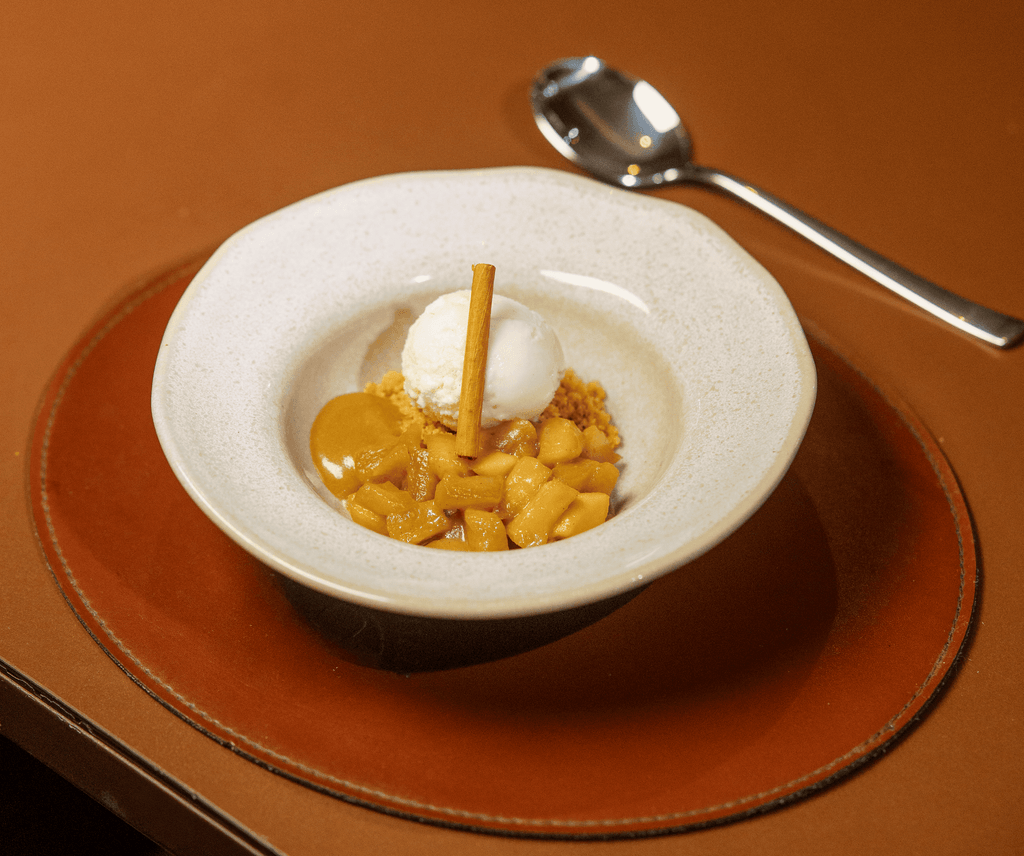 Leto Gastronomia participa da 28ª Restaurant Week Salvador 7 Copia de 02 Compota de Maca com Sorvete de Baunilha 2 1 1