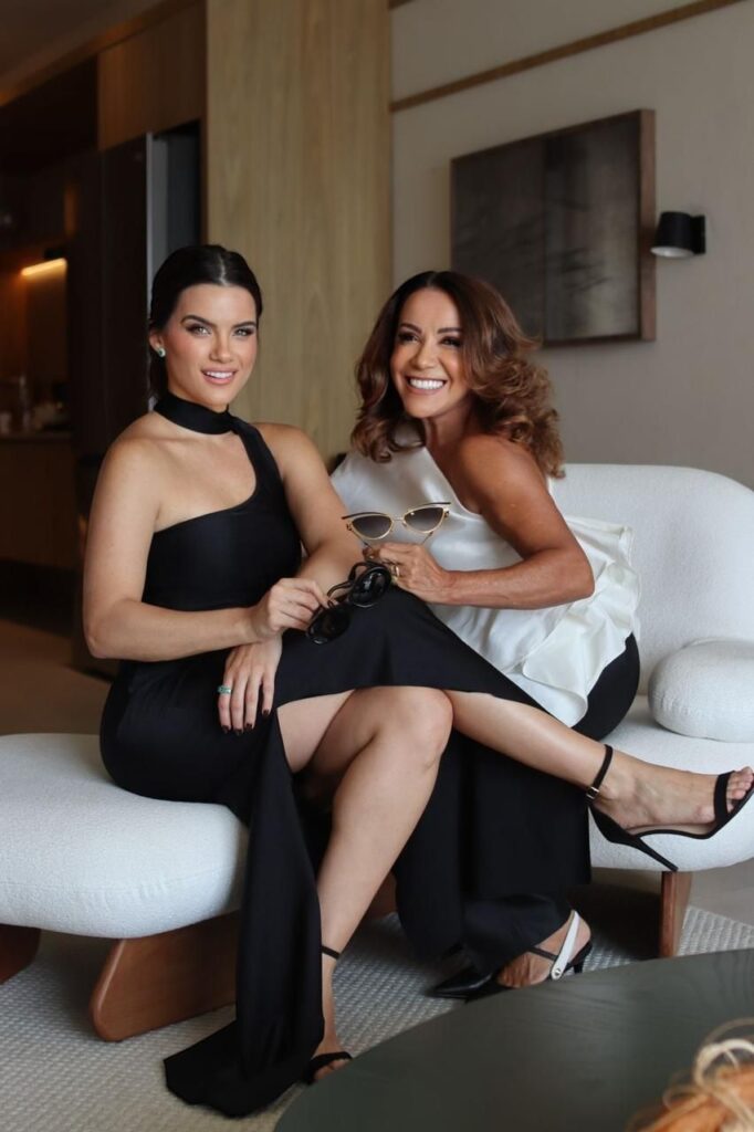 Regina Weckerle reúne marcas de moda e acessórios em encontro no Corredor da Vitória 6 Fernanda Dias e Maiza Brito Cristalli