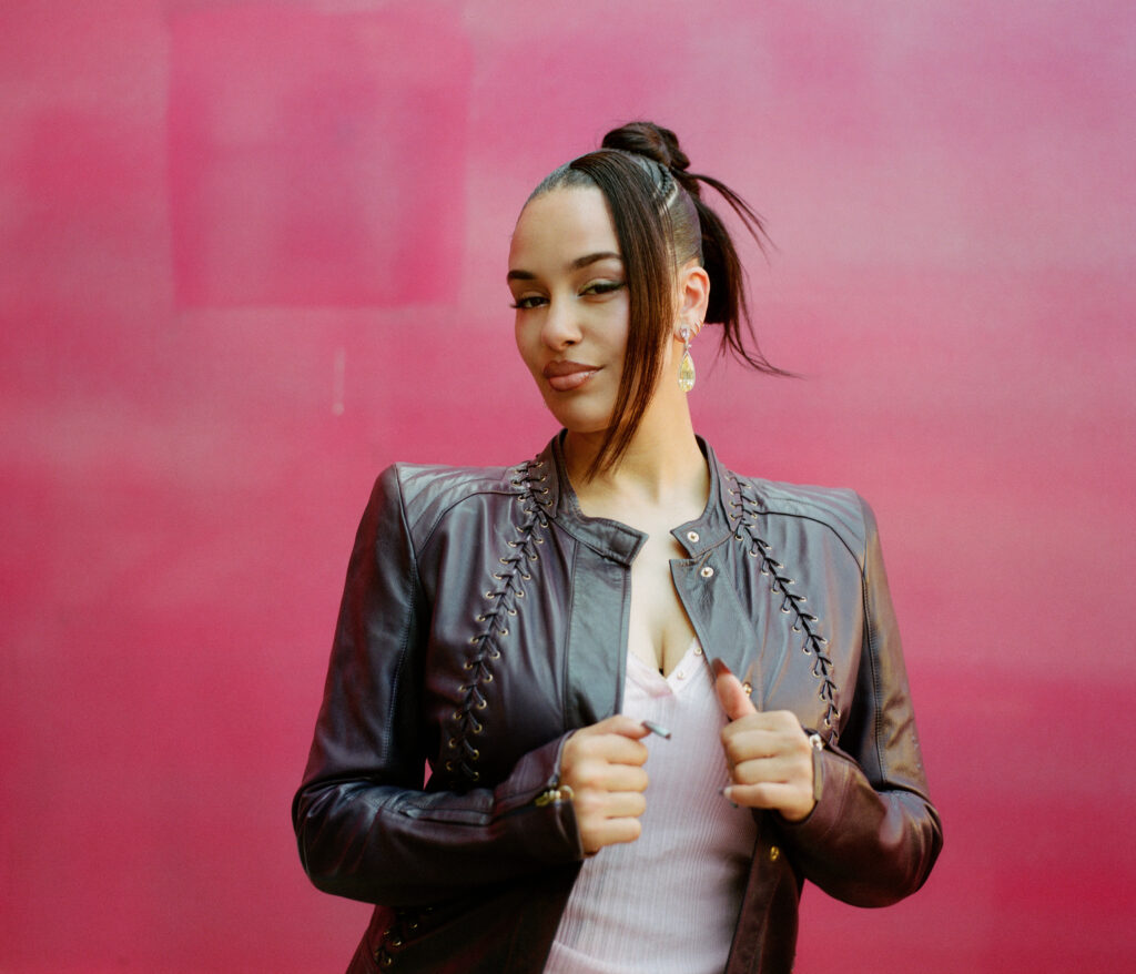 AFROPUNK 2026: conheça Kehlani, Jorja Smith, Kelela e FLO, atrações internacionais 5 Jorja Smith AFROPUNK Salvador